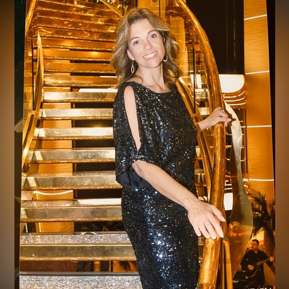 Glam_mama7 is BACK! First LIVE show will pop up soon! LOW STARTS women’s clothes - Picture 3 of 6